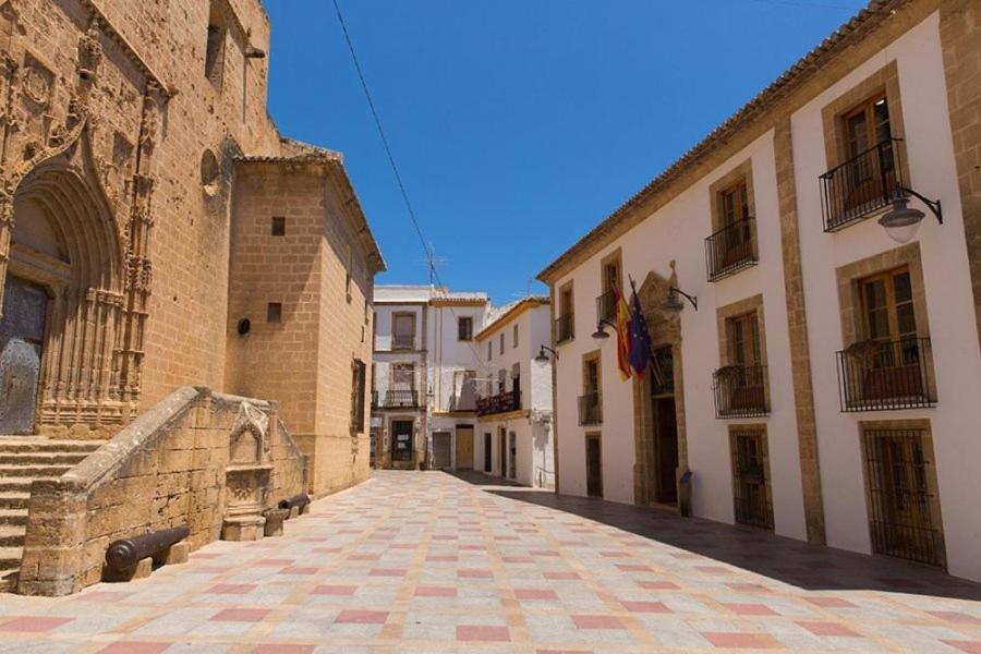 Casa Cristalina. Brisa Del Mar De Con Sus Calas. Mar Y Piscina En Familia.